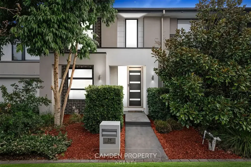 25 Bielski Cres, Oran Park, NSW 2570