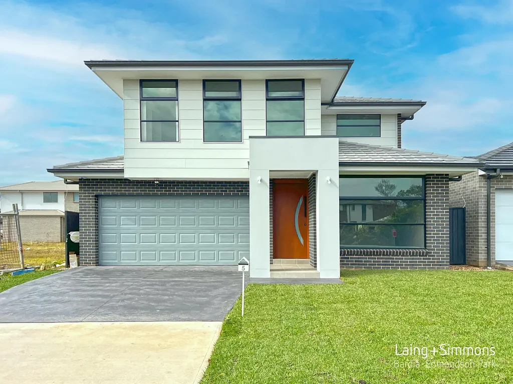 Deposit taken! As New Family Home Close to Schools!