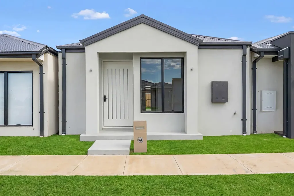 Wyndham Vale 3房 Wollahra Vale定制家园 3卧带独立卫浴主卧 现代厨房 双车库 低维护设计 靠近学校公园购物中心 Sleek, Low-Maintenance Living in Wollahra Rise – Brand New & Ready to Impress!
