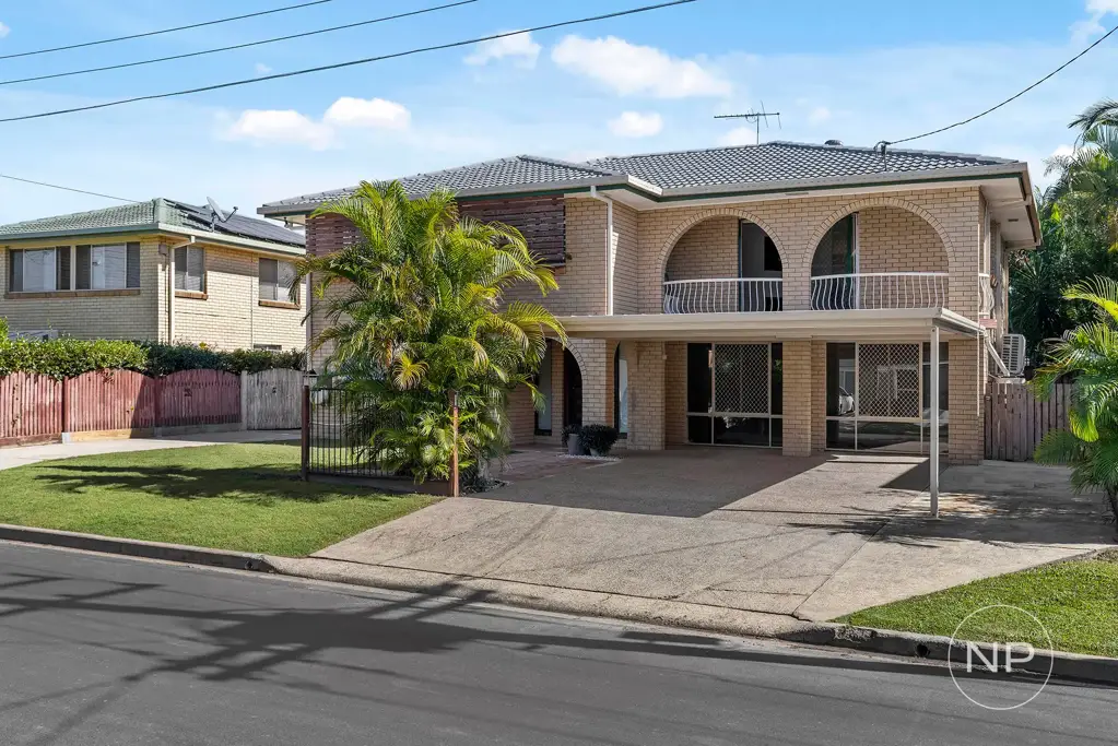 Albany Creek 3Kwarto SIDE ACCESS + SHED + POOL AND DUAL LIVING POTENTIAL!