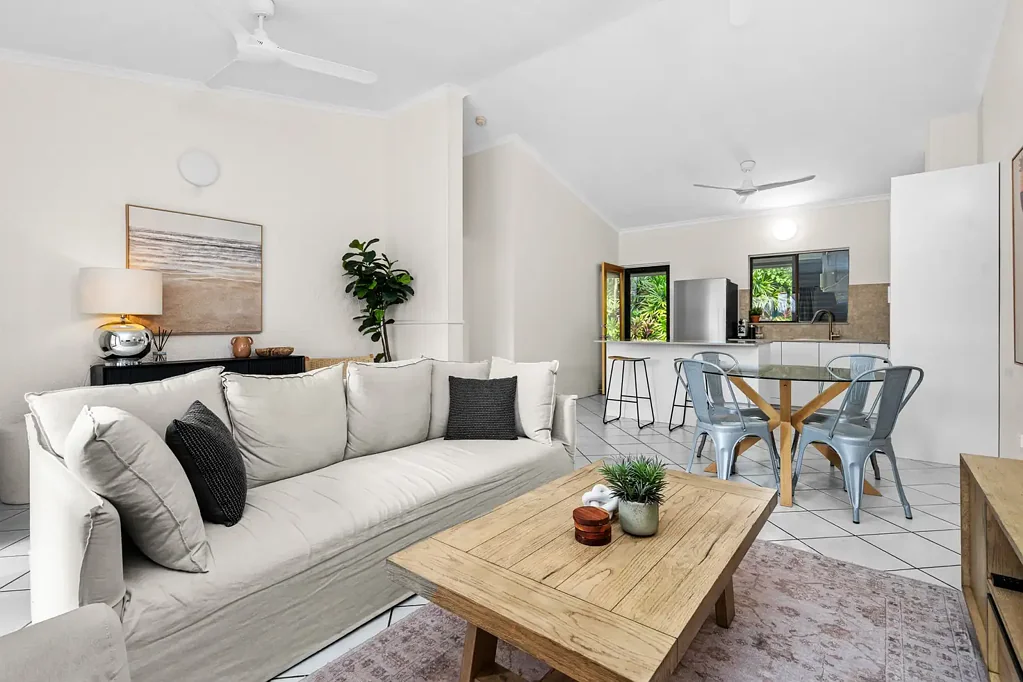 Marrara 2ਬੈੱਡਰੂਮ Beautifully Presented, No Body Corporate, Steps from the Golf Club!