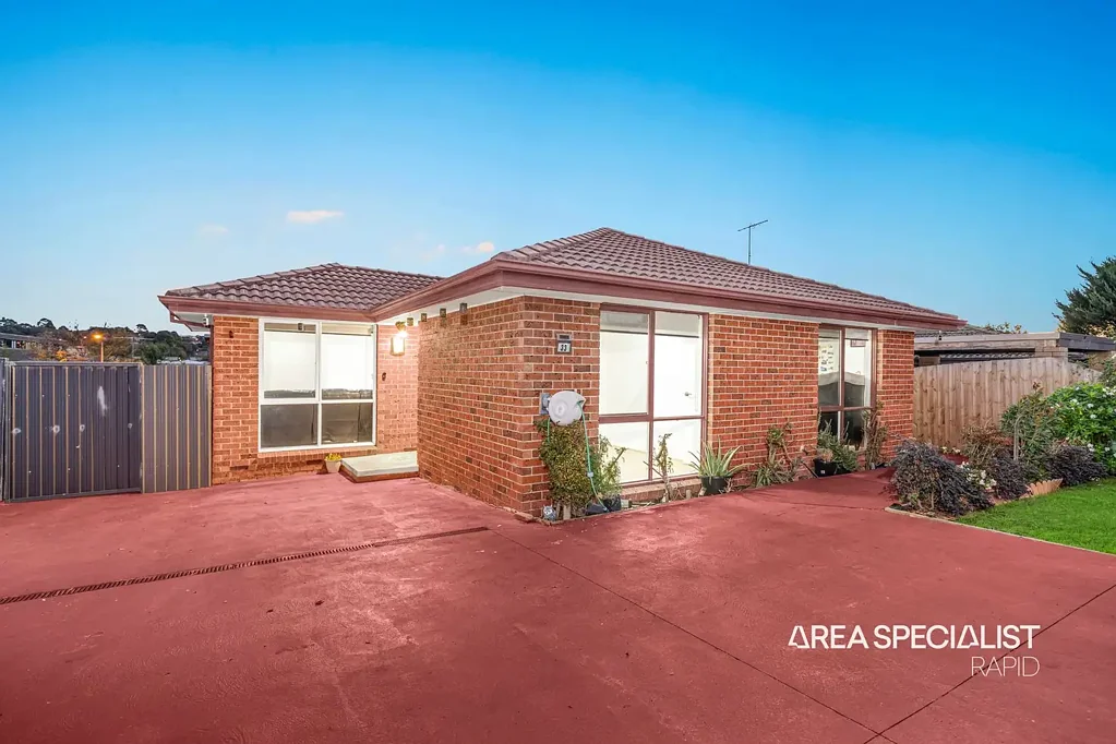 Endeavour Hills 5غرفة نوم The Brief: Versatile Family Home Packed with Modern Upgrades!