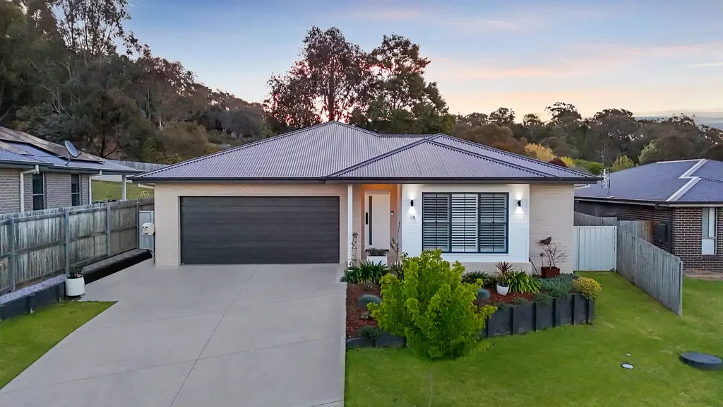 Mudgee 4房  Quality Family Living with Style & Comfort