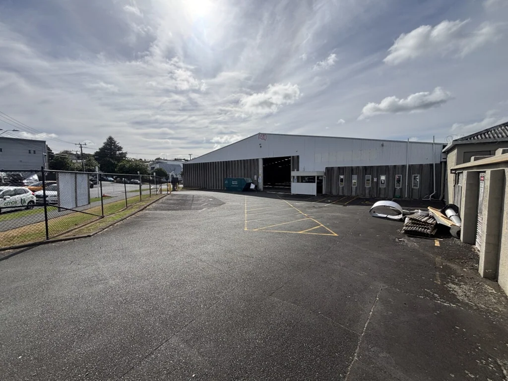 Morningside High Profile Warehouse with Dual Roller Access