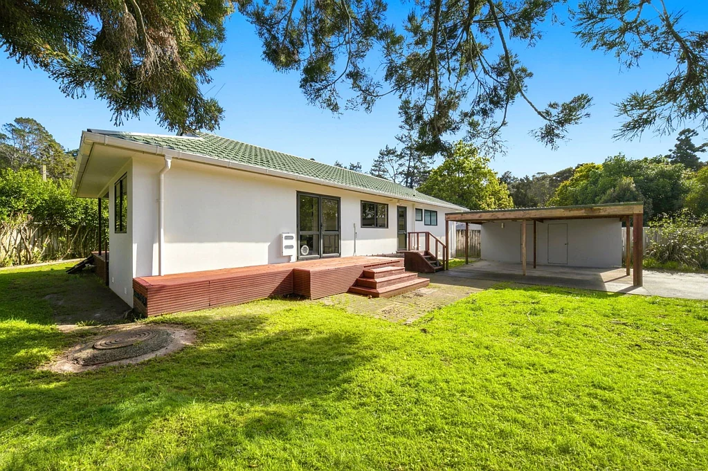 Massey 4ਬੈੱਡਰੂਮ Private 945m² Sanctuary with Potential!