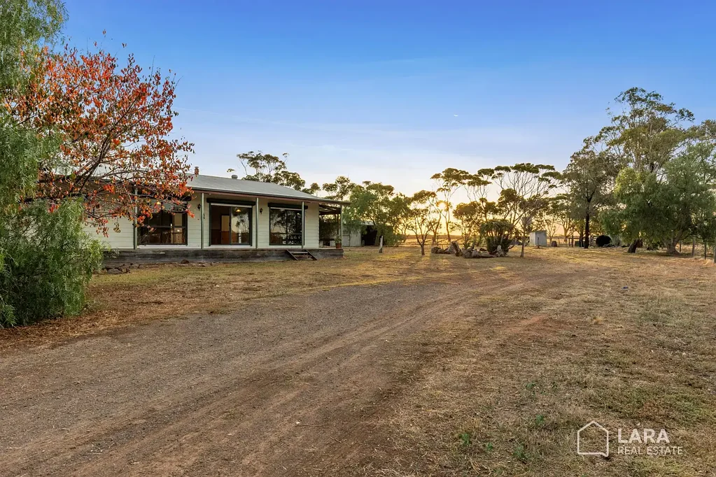Lara 4Zimmer 65 Acres of Secluded Lifestyle Living