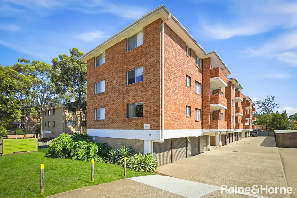 Mount Druitt 1房 中心地带精装公寓 近Westfield车站学校 瓷砖地板明厨 主卧带浴 阳台车库 便利生活首选 Affordable Comfort Situated in the Heart of Mount Druitt!