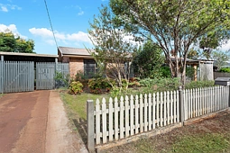 384 Hume Street, Centenary Heights