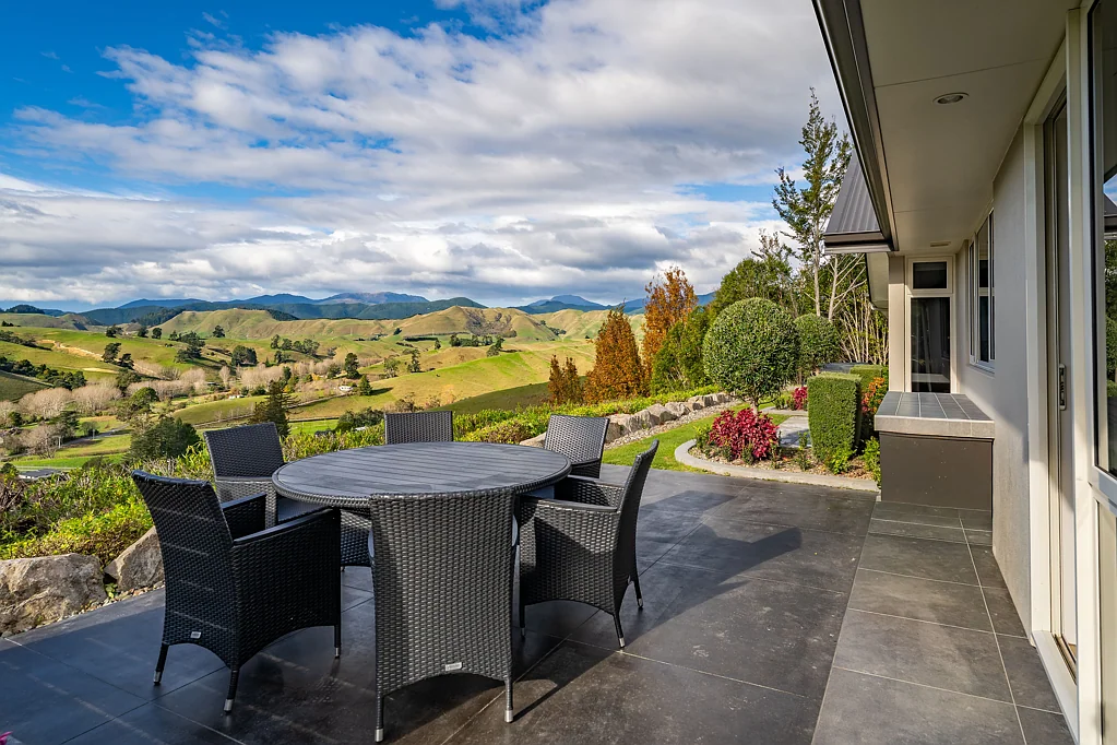Wakefield 4બેડરૂમ Amazing value as owners wish to secure next home