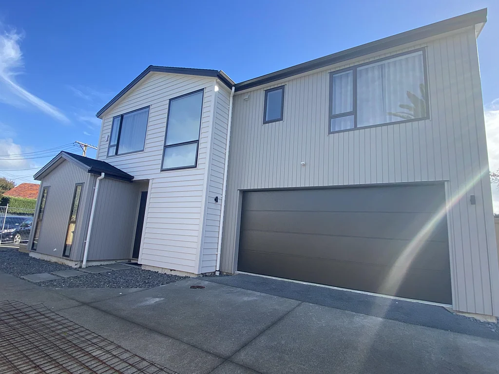Modern Luxury - Unbeatable Location