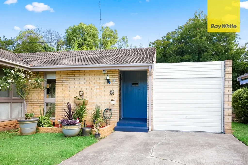 SINGLE LEVEL VILLA IN THE HEART OF PARRAMATTA