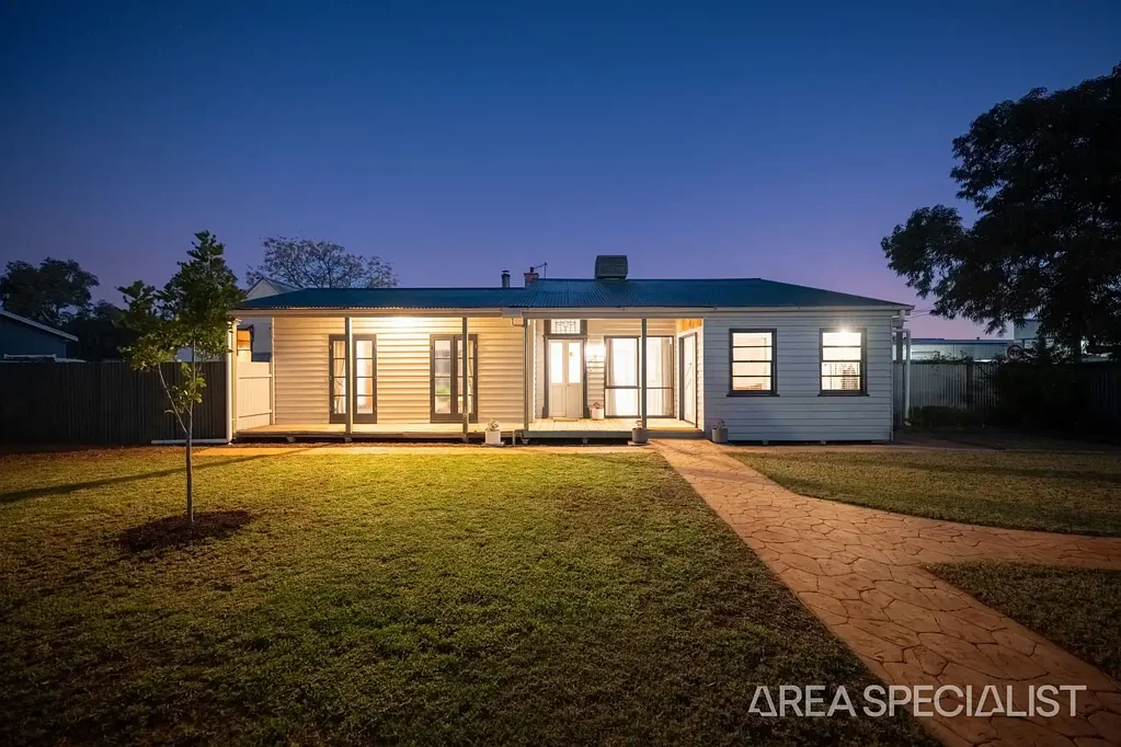 Merbein 2Zimmer The Brief: Your Next Chapter Starts Here