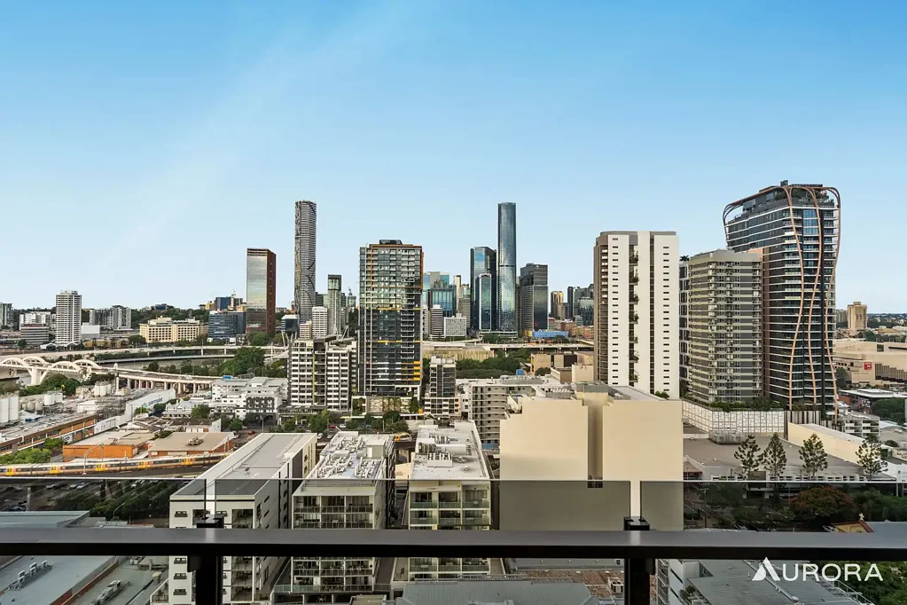 South Brisbane 2房 双钥匙设计灵活 两个厨房独立空间 城市河流景观 度假村式设施 步行生活便利 Rare Dual-Key Opportunity (Combined $1130/week)  with Two Kitchens + Two Ensuites  +Two Laundries + 1 Car space B1 475E