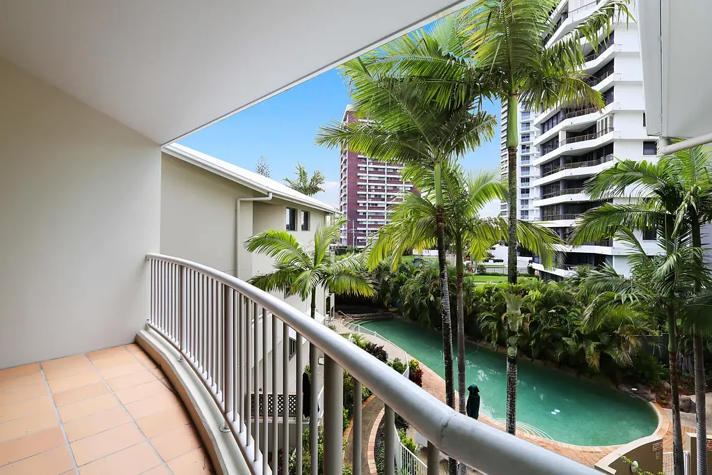 Main Beach Views