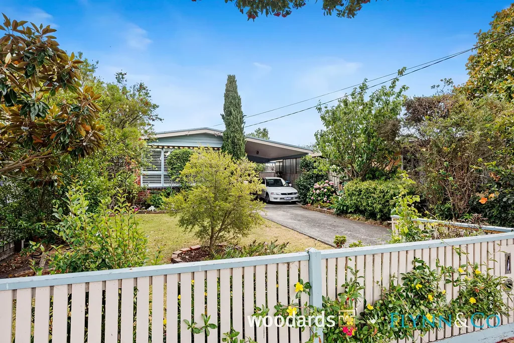 212 Ninth Avenue South, Rosebud, VIC 3939