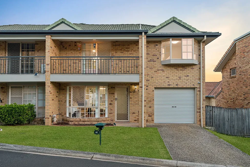 Mount Gravatt East 3Kwarto A Lifestyle Upgrade Awaits - Pool & Tennis Court Included