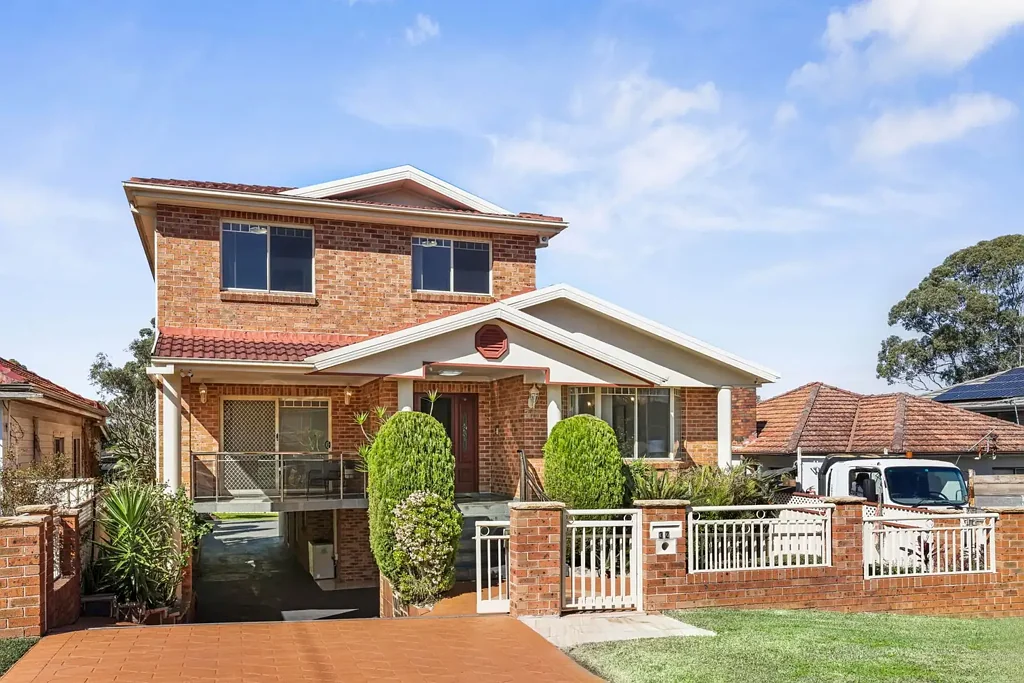 Merrylands 6ਬੈੱਡਰੂਮ Magnificent Merrylands Mansion