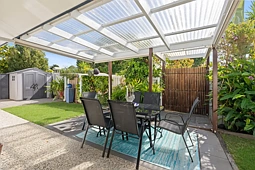 1/1 Woodswallow Crescent, Bli Bli