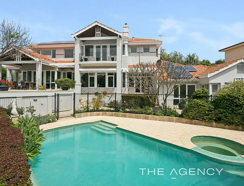 2 Odern Crescent, Swanbourne, WA 6010, 4房, 2浴, House