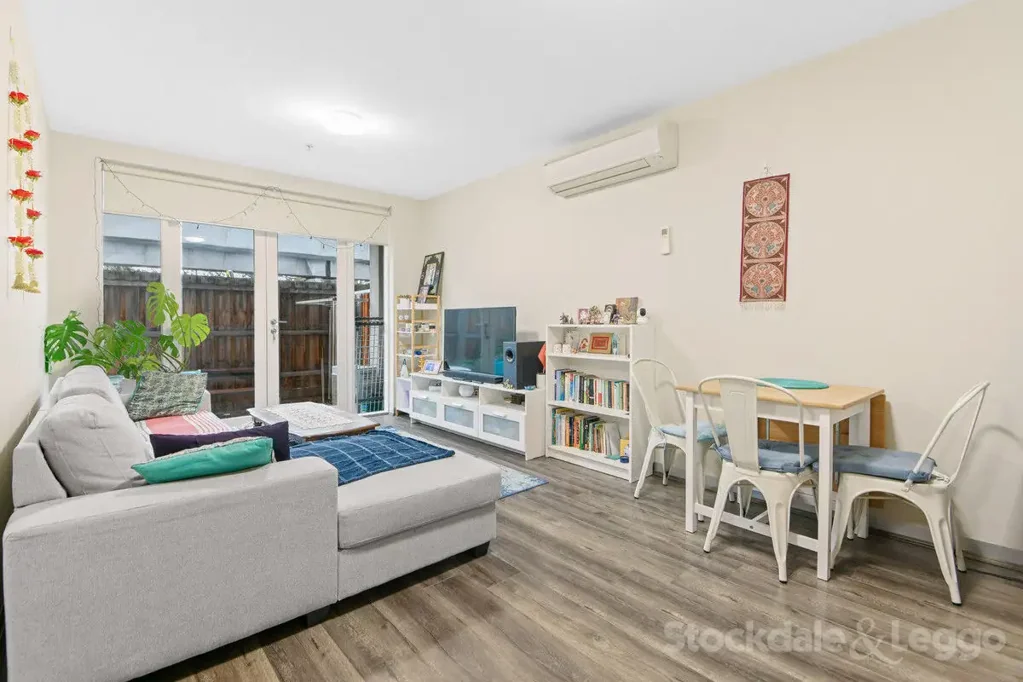 Carnegie 2 Slaapkamer Contemporary courtyard apartment in the heart of Carnegie!