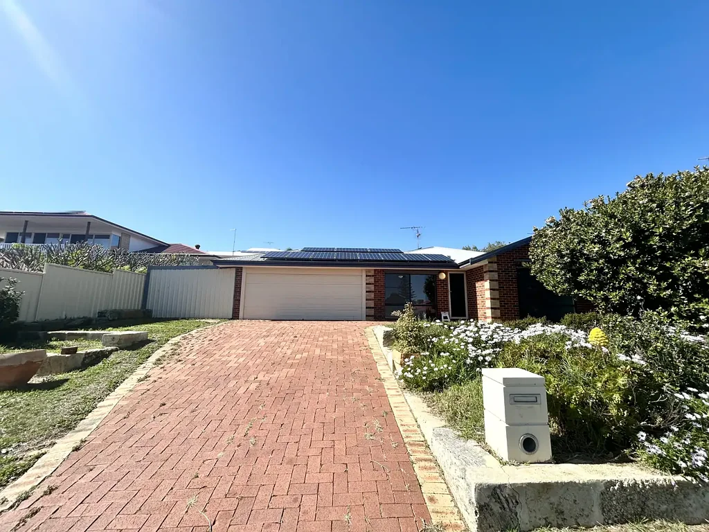 Coastal Family Comfort with Huge Entertainer's Patio.