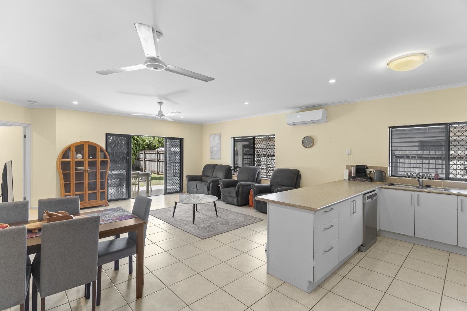 9 RODERICK ST, BENTLEY PARK QLD 4869, 0 غرف, 0 حمامات, House