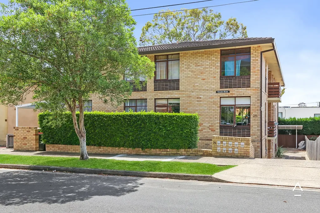 Luxuriously Renovated, Immaculate And Contemporary, Sun Kissed Executive Style Three Bedroom Oasis In A Blue Ribbon Location