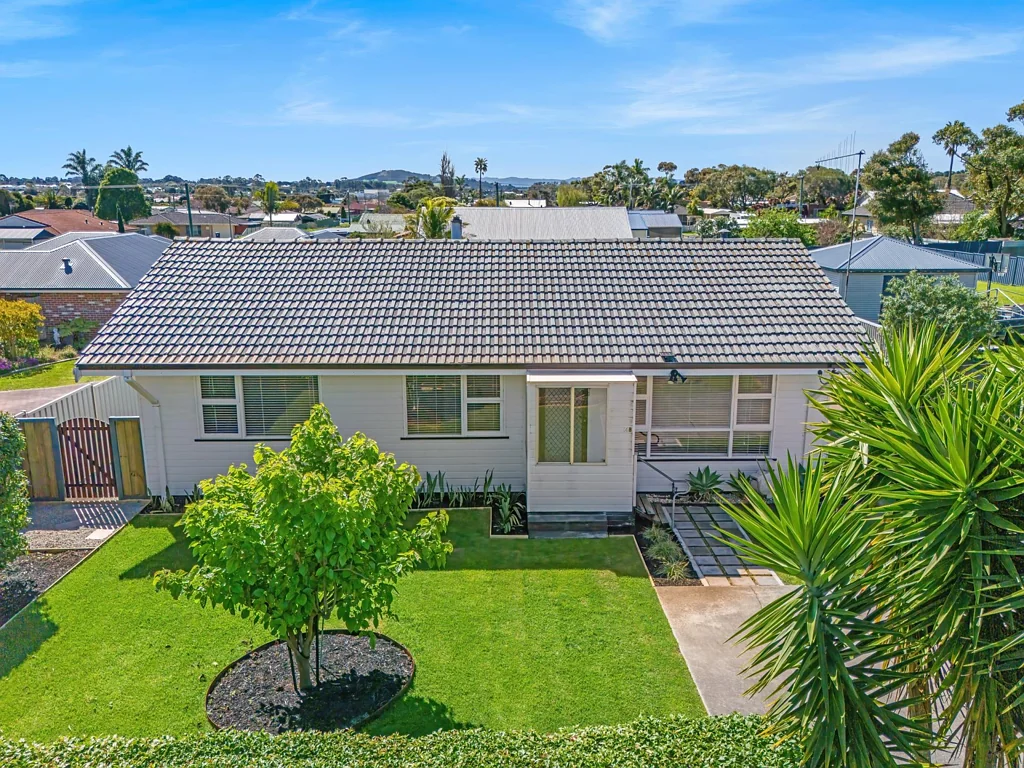 36B Katoomba Street, Orana, WA 6330