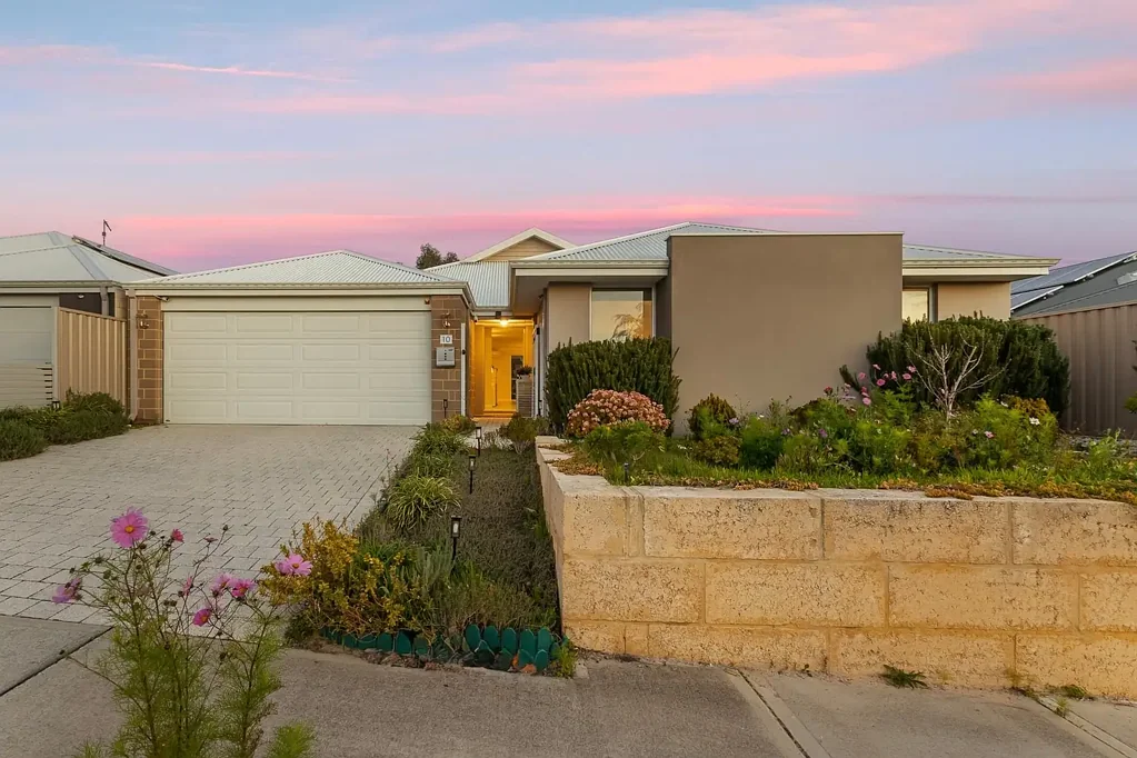 Yanchep 4Kwarto Family Living at Its Finest – Welcome to 10 Rondo Way