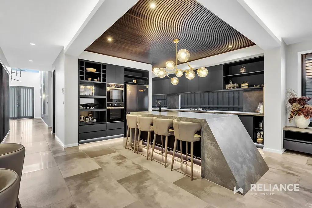 Tarneit 4Zimmer DISPLAY -QUALITY LUXURY HOME WITH 2 MASTERBEDROOM/ 4 TOILETS/ NORTH FACING WALK TO ALL AMENITIES!!