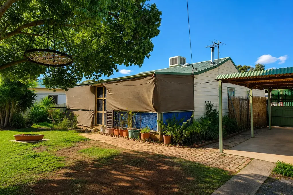 Boulder 4Zimmer Big Block, Powered Shed & Endless Potential!
