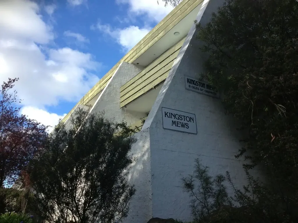 SPACIOUS TWO BEDROOM APARTMENT IN 'MEWS' KINGSTON