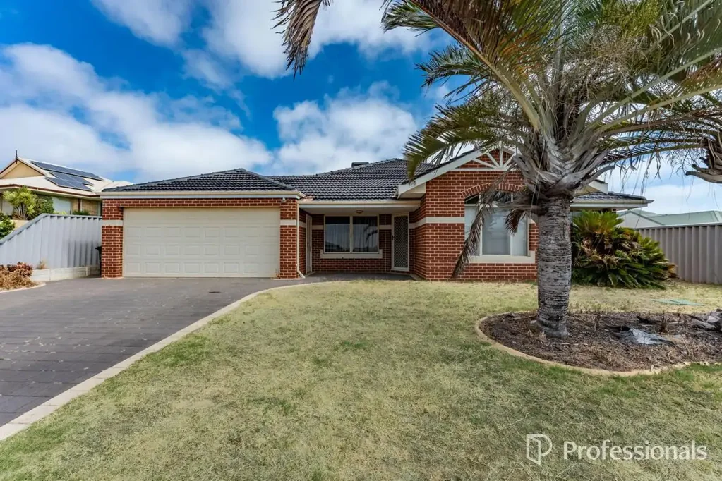 8 Columbus Boulevard, Wandina, WA 6530
