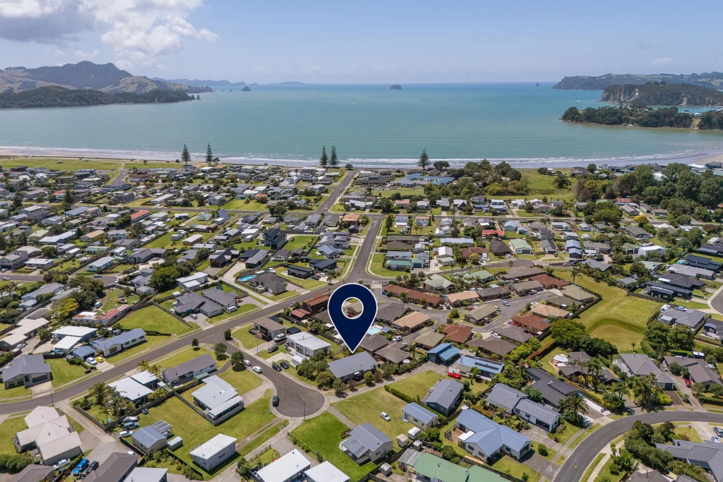 Whitianga 4침실 Well-located, sunny home