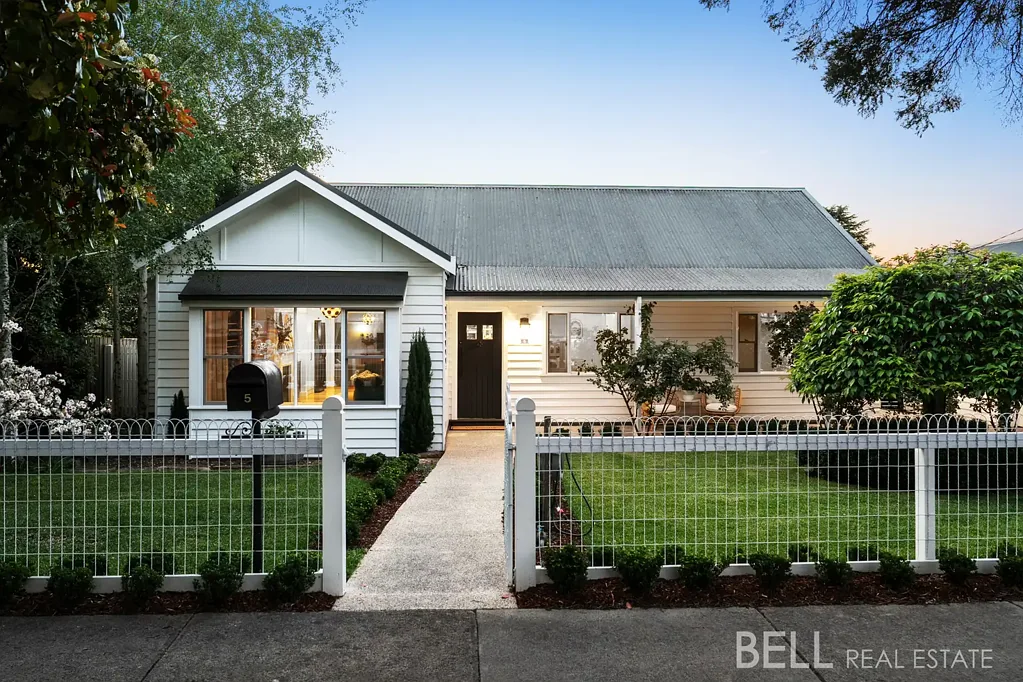 Kilsyth 5침실 Modern Hamptons Inspired Masterpiece with a Mid Century Soul