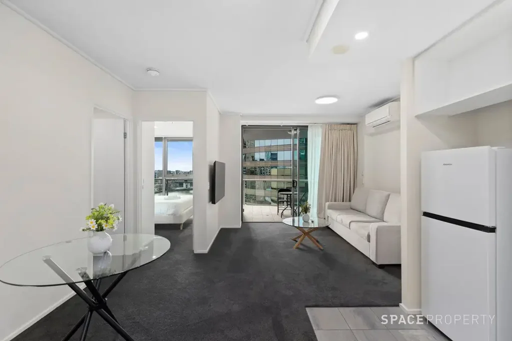 Freshly Renovated Furnished CBD Apartment with incredible Views