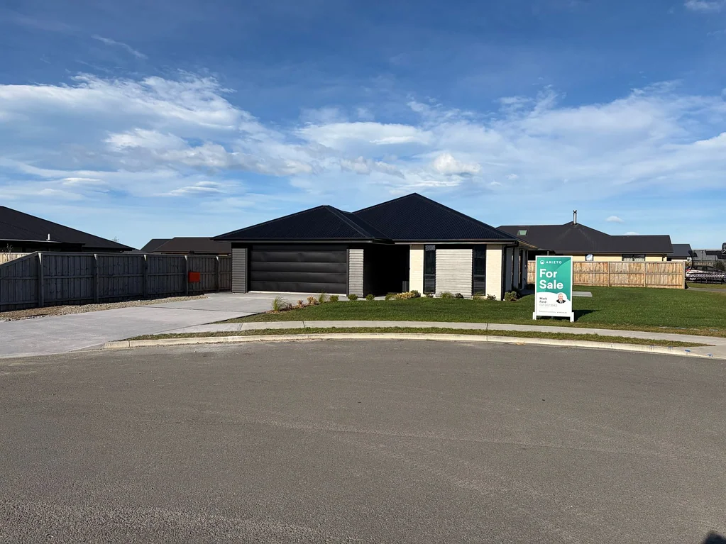 Amberley 3chambre Newly Finished & Available To Own