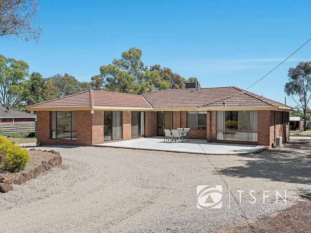 151 Carolyn Way, Maiden Gully, VIC 3551