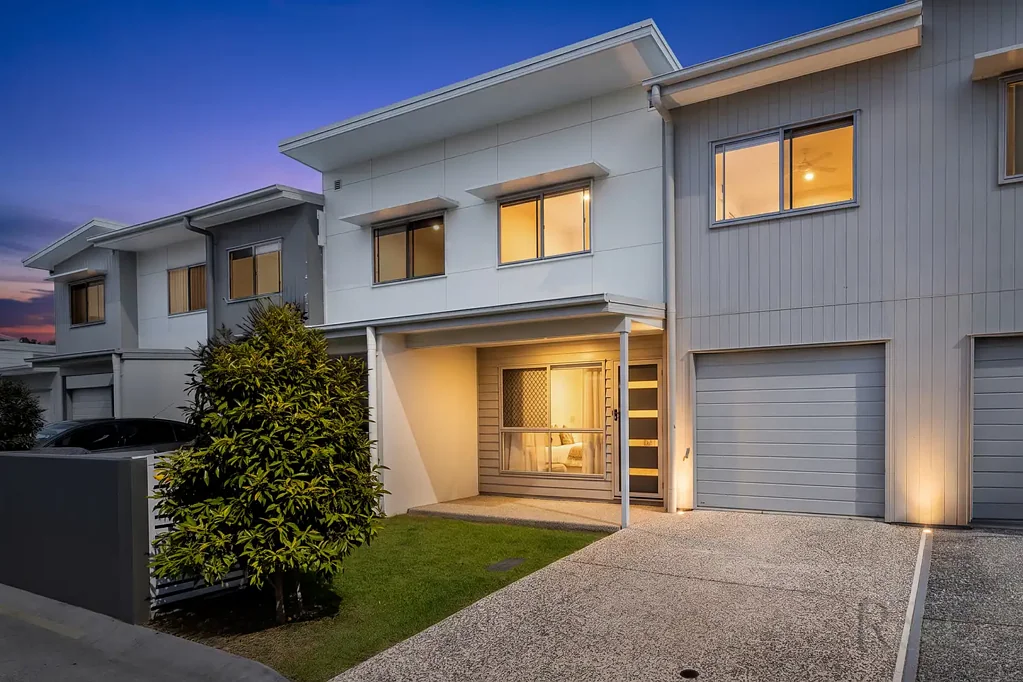 Mountain Creek 3Zimmer Prime Living in the Heart of Brightwater with no Rear Neighbour