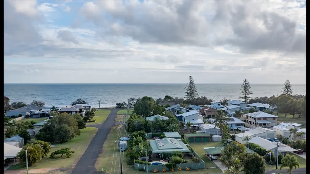 Woodgate 3 Bedroom Selling  Furnished or Unfurnished this Coastal Bliss Awaits - Your Private Oasis in Woodgate Beach!