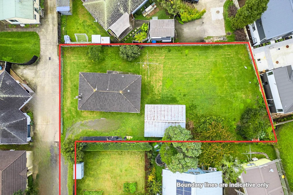 Te Atatu Peninsula 3Kwarto A Site with Options - Live, Invest or Develop