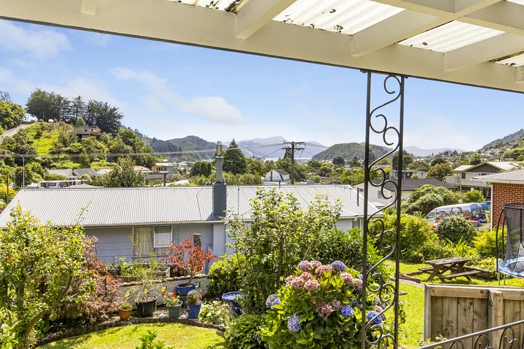 52 Dorset Street, Picton, Marlborough