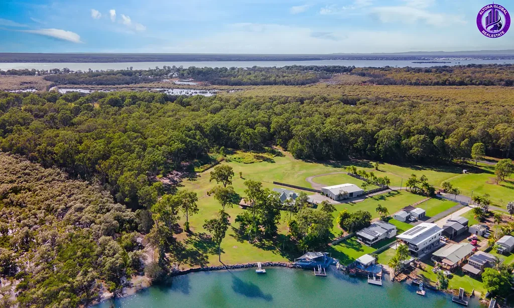Toorbul 5 Slaapkamer 31 WATERFRONT ACRES. DIRECT BOATING ACCESS. APPROVED ACCOMMODATION PROJECT.