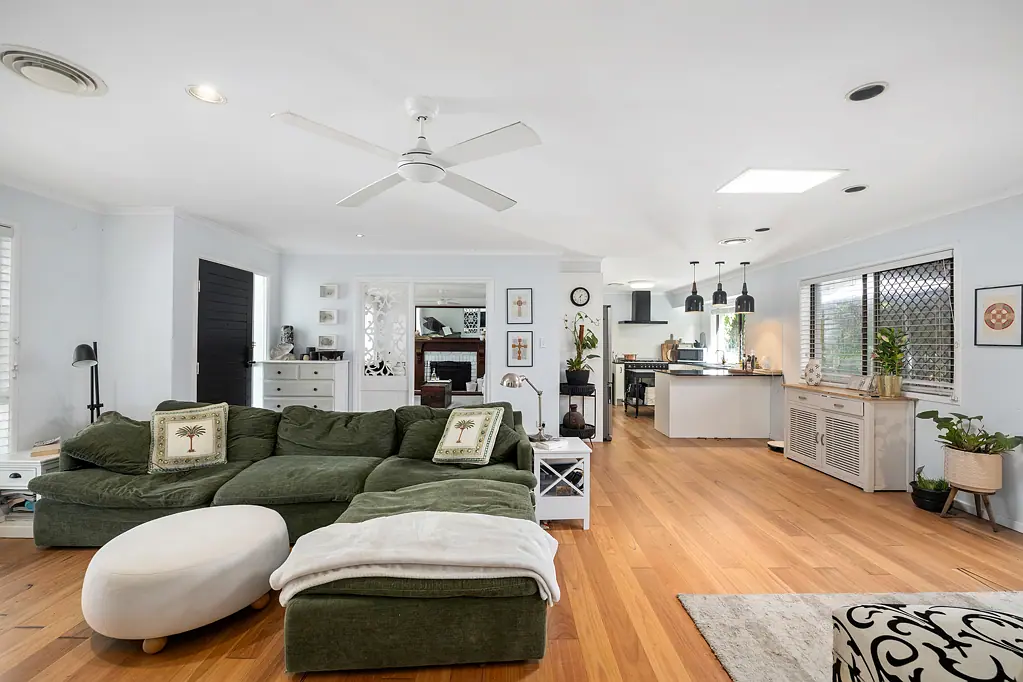 52 Macquarie Avenue, Molendinar, QLD 4214