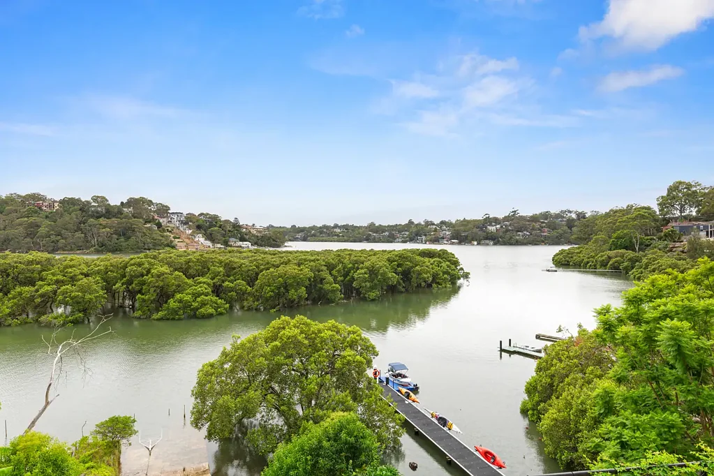 Illawong 2ਬੈੱਡਰੂਮ Entry Level Waterfront block of land.