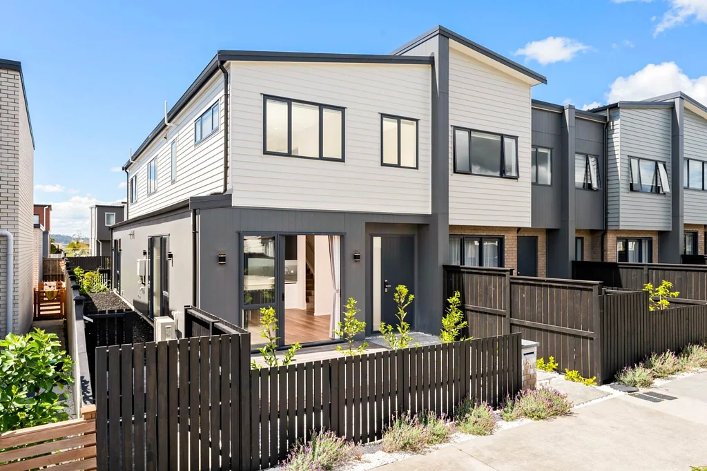 Hobsonville 4ਬੈੱਡਰੂਮ Modern Family living.... Ready for you!