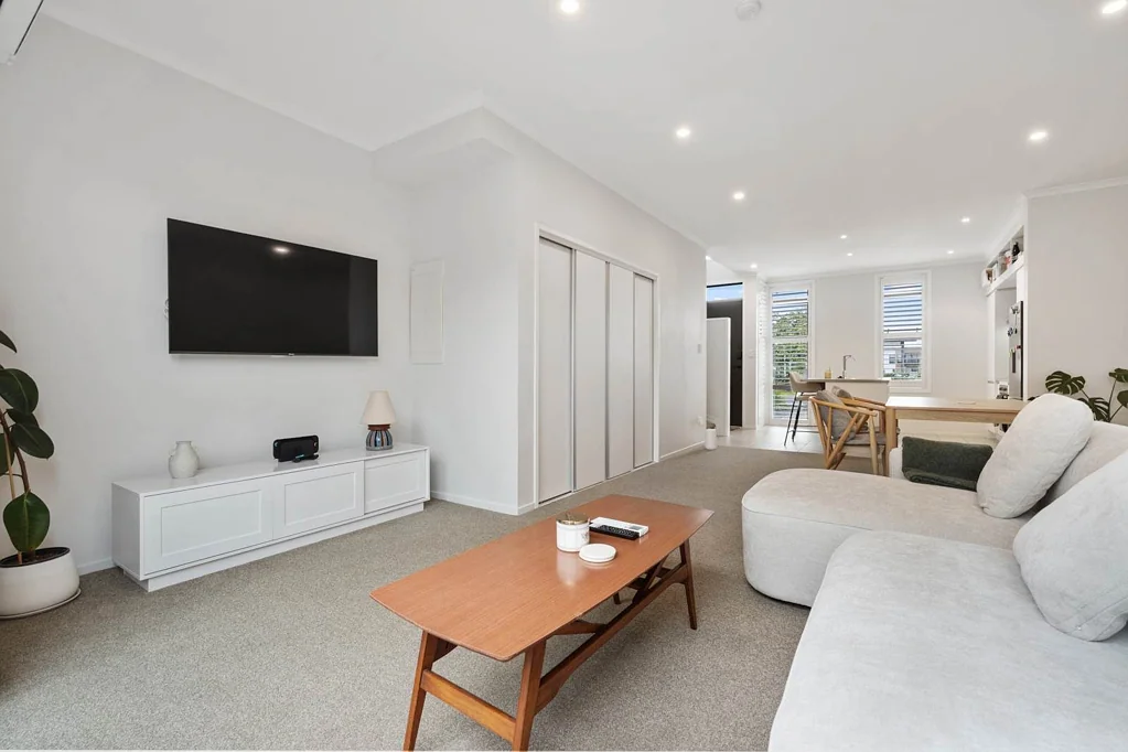 Hobsonville 2 Slaapkamer Parkside beauty – Overseas vendor says sell!