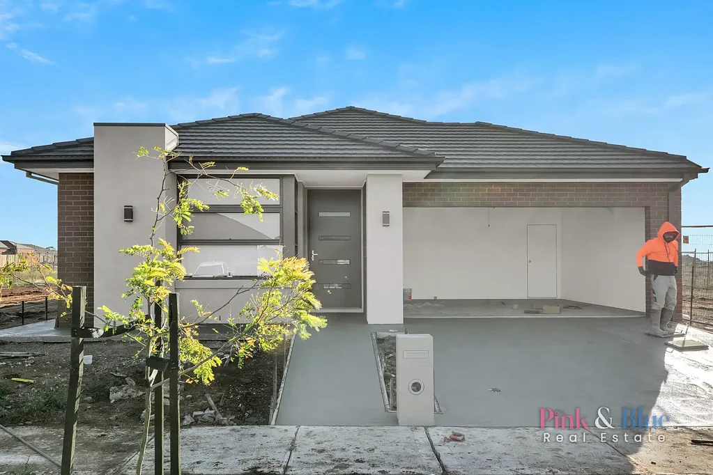 40 WENSLEYDALE DRIVE, ROCKBANK- FAMILY HOME AVAILABLE FOR RENT!