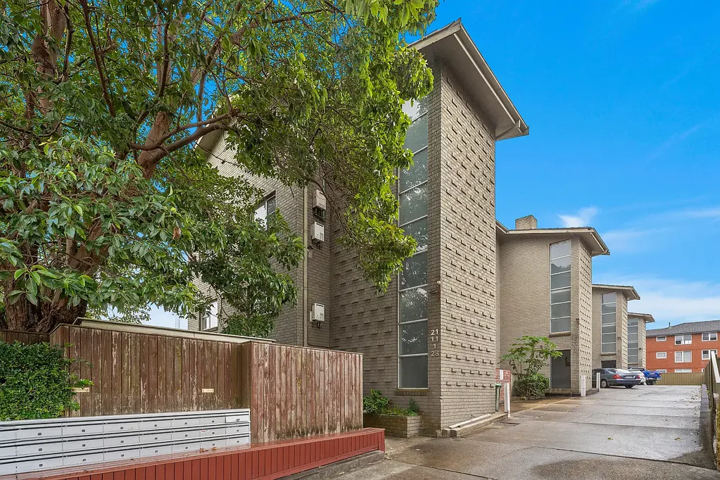Coastal Lifestyle in a Convenient Location