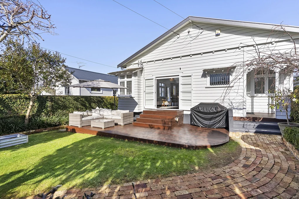 Onehunga 2कमरा FREEHOLD CHARACTER & NORTH-FACING LIVING!